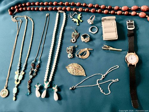 Costume jewelry 2 (1 of 4)