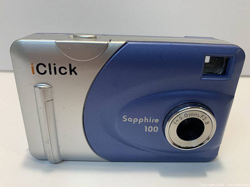 iClick Sapphire 100 Compact Point-and-Shoot Digital Camera (1 of 2)