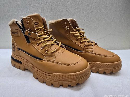 Size 39 Corasun Sport boots appear to be a style of men's winter plush thick warm  (1 of 8)