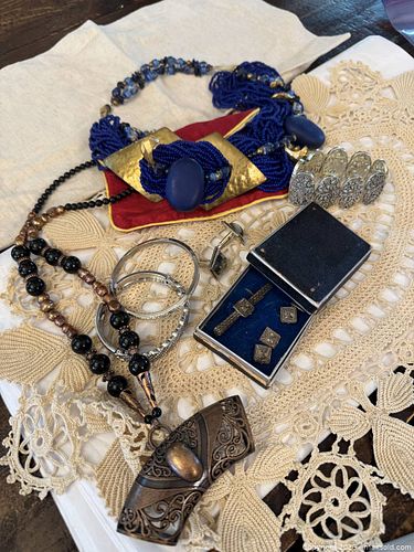 Mixed Jewelry Lot: Necklaces, Bracelets, Cufflinks & Tie Clip 1980s (1 of 13)