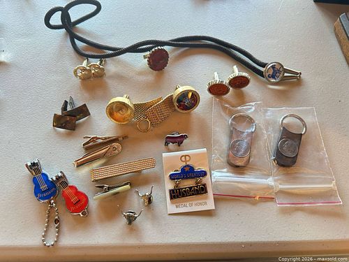 Mixed Men's Accessories Lot: Cufflinks, Tie Clips, Keychains, Pins (1 of 8)