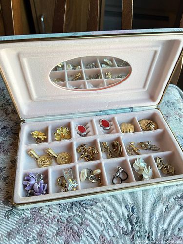 Mixed Vintage & Modern Costume Jewelry Lot - Earrings & Pendants (1 of 13)