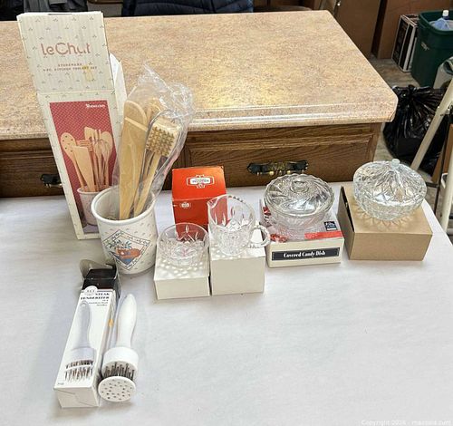 Vermillion Wooden Utensil Set, Kristal Glassware & SCI Tenderizer (1 of 5)