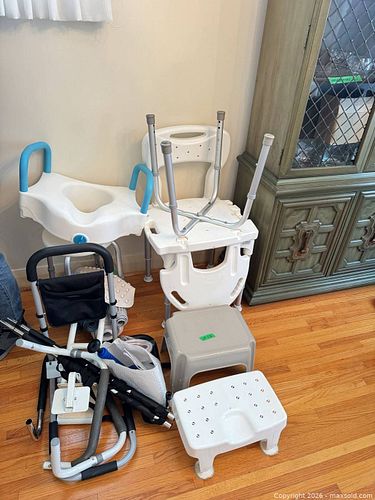 Medical bathroom equipment  (1 of 15)