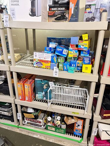 Storage shelf  (1 of 6)