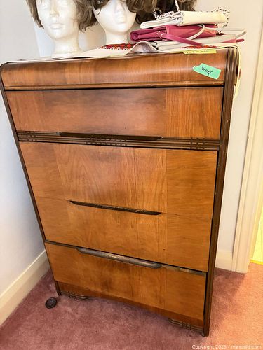 Veneer 4 drawer dresser  (1 of 6)