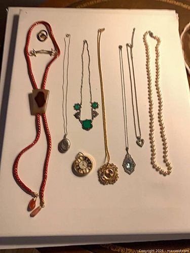 Vintage jewelry, vendiome 17 jewels watch, silver locket, pearls, vintage bolo tie +++ (1 of 5)