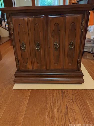 Solid Wood Traditional Side Table (1 of 10)
