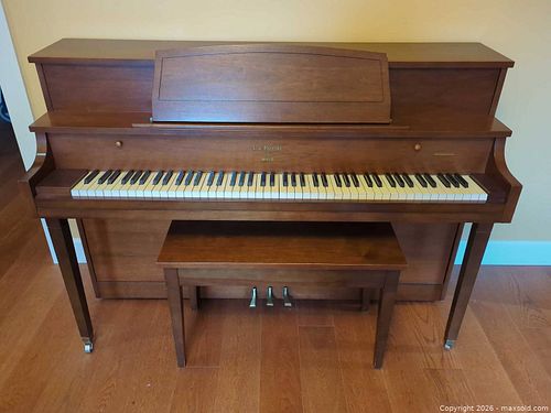 Willis (La Ronde) Upright Piano and Bench (1 of 11)