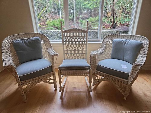 3-Piece Wicker Patio Set, White/Ivory & Blue (1 of 18)