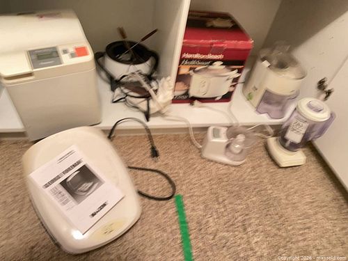 Kitchen Appliances Lot: Including Bread Machine, Grill, Slow Cooker, Juicer & More (1 of 20)