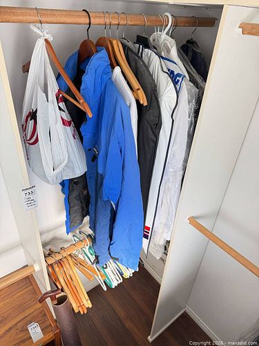 Men's Clothing Lot: Jackets, Shirts, Sweaters & Coats (7+) (1 of 16)