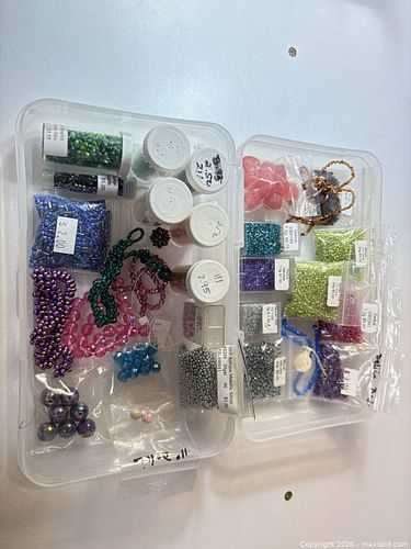 Assorted beads lot 623 (1 of 4)