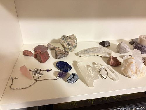 Crystal and mineral collection lot 662 (1 of 3)