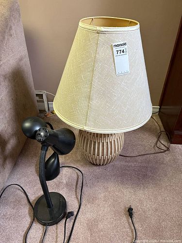 Lot of Multiple Metal & Wood Table/Desk Lamps with Fabric Shades B (1 of 8)