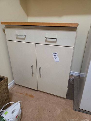 Cabinet with Drawer(s) and Cabinet Doors C (1 of 8)