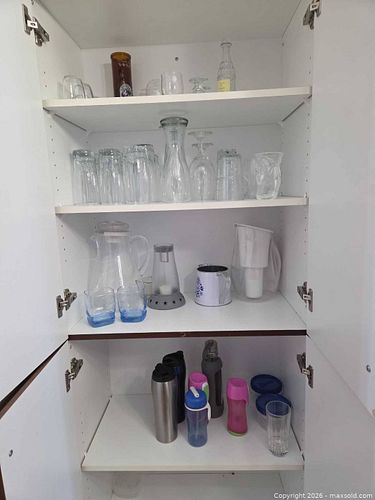 Glass and Plastic Drinking Glasses, Pitchers & Barware Assortment B (1 of 10)