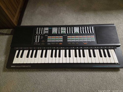Yamaha PSS-570 49-Key Portable Keyboard A (1 of 11)