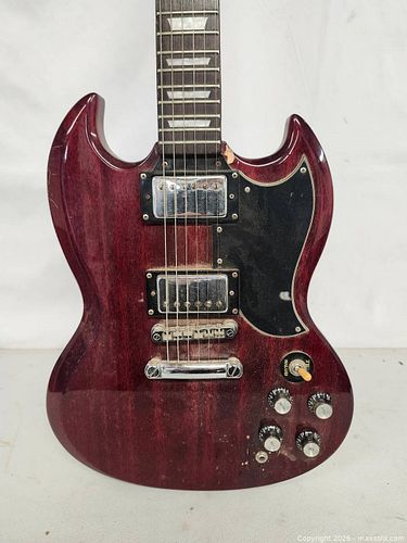 Vintage Epiphone Gibson Electric Guitar with Case  (1 of 8)