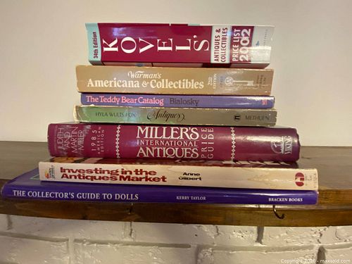 Antiques books and reference guides  (1 of 3)