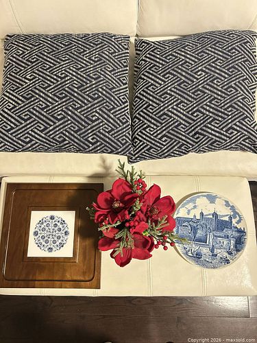 Decorations (1 of 6)