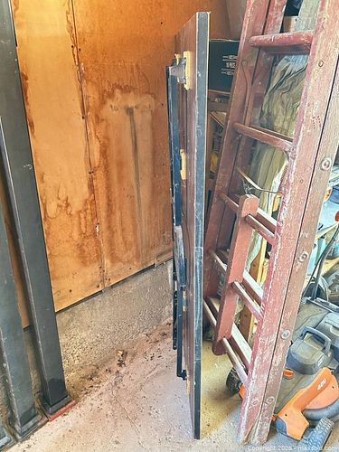 Folding table (1 of 3)