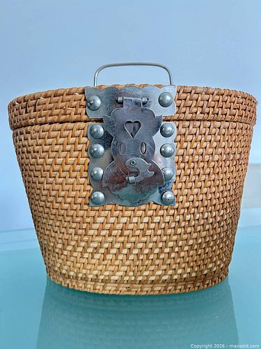 Vintage basket (1 of 3)