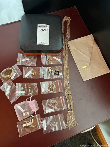 Costume Jewellery  (1 of 28)