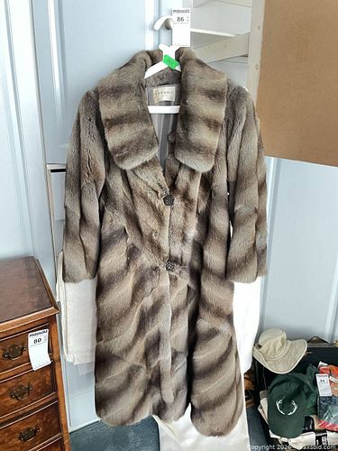 Creeds Full Length Fur Coat (1 of 17)