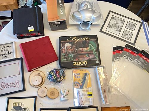 Mixed Home Decor, Kitchen & Craft Supplies Lot (1 of 5)