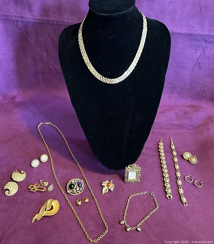 Lot of Vintage Gold Tone Jewelry incl. Coro, Avon & Amber Brooch (1 of 12)