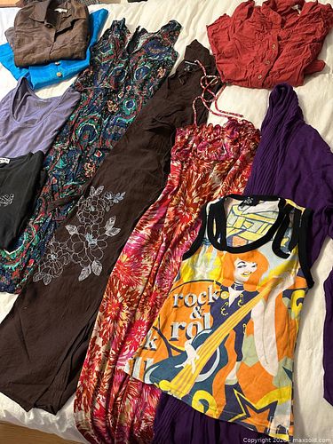 Clothing lot D - women’s  (1 of 10)