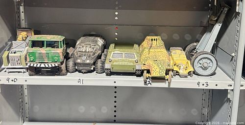 Model RC military vehicle vehicles (1 of 14)