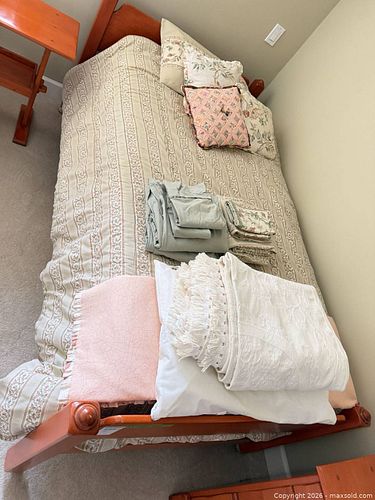 Vilas Maple Solid Wood Twin Bed Frame with Bedding Set and Decorative Pillows (1 of 10)