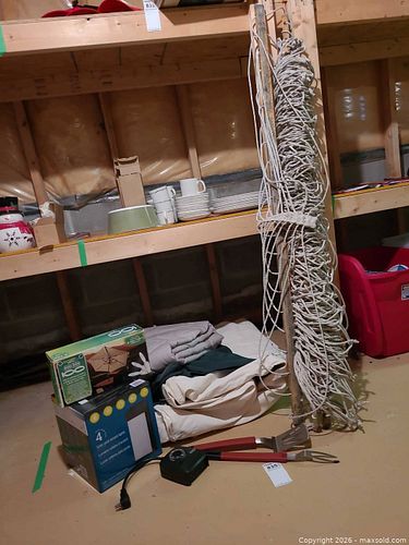 Mixed household lot: solar post lights, LED umbrella, BBQ tools B (1 of 10)