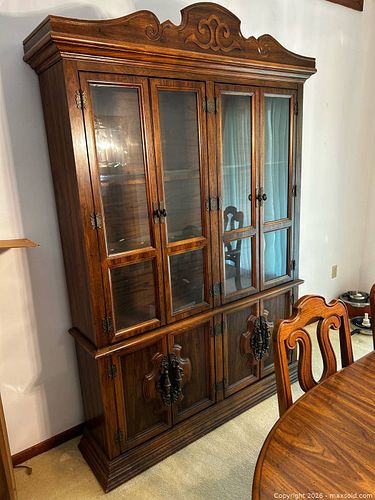 Traditional Victorian Cherry China Cabinet with Glass Doors (1 of 6)
