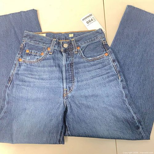 Lot #664 (1 of 3)