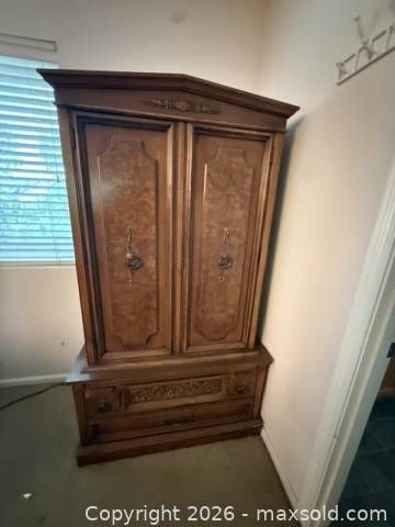Lot #62 (1 of 8)
