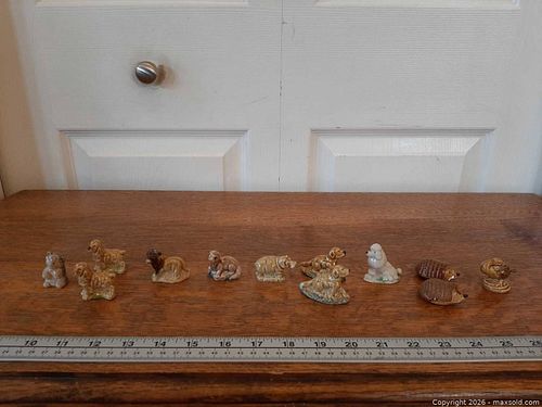 (B) Vintage Wade Whimsies porcelain animal figurines (1 of 6)