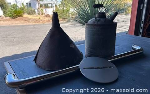 Lot #107 (1 of 8)