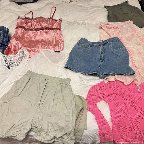 Ladies clothing lot - white tops and more S/M/L/XL (1 of 12)