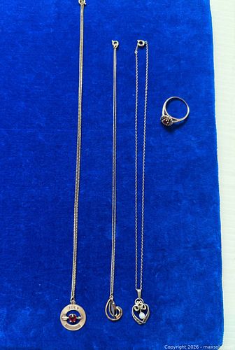 Gold Jewelry and More A (1 of 20)