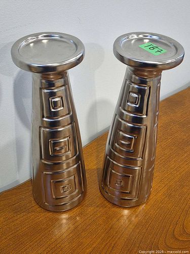 Pair of silvertone pedestals (1 of 3)