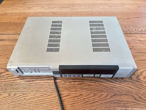 Akai AA R22 Receiver W  (1 of 4)