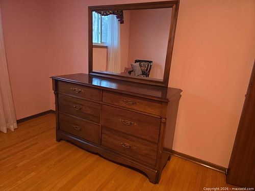 Chest of drawers (1 of 8)