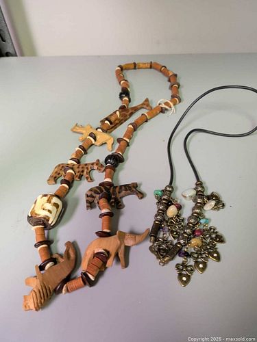 Costume jewellery  (1 of 3)