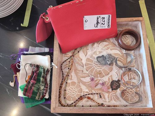 Costume Jewellery and Drawstring Bags B (1 of 15)