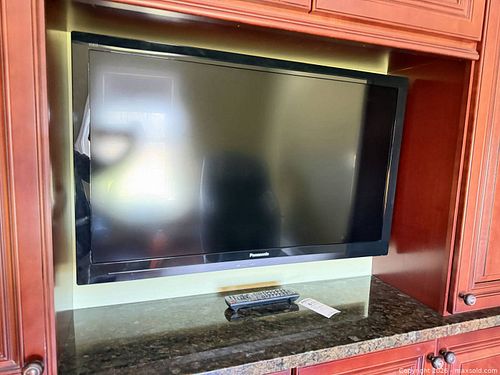 Panasonic Tv B (1 of 4)