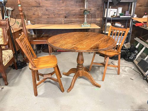 Drop leaf table and Two chairs (1 of 8)