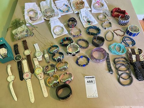 Costume Jewelry & Watches (1 of 22)
